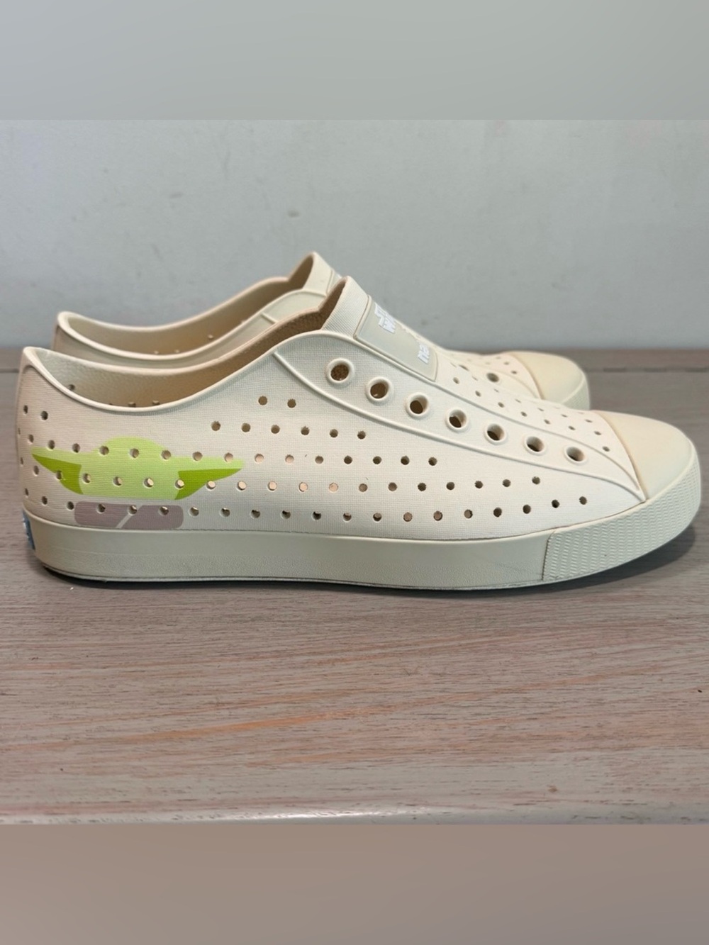 Native‎ x Star Wars Adult Shoes Baby Yoda Grogu Slip On Rubber Slides M9 / W11
